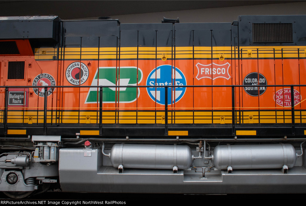 BNSF 6111